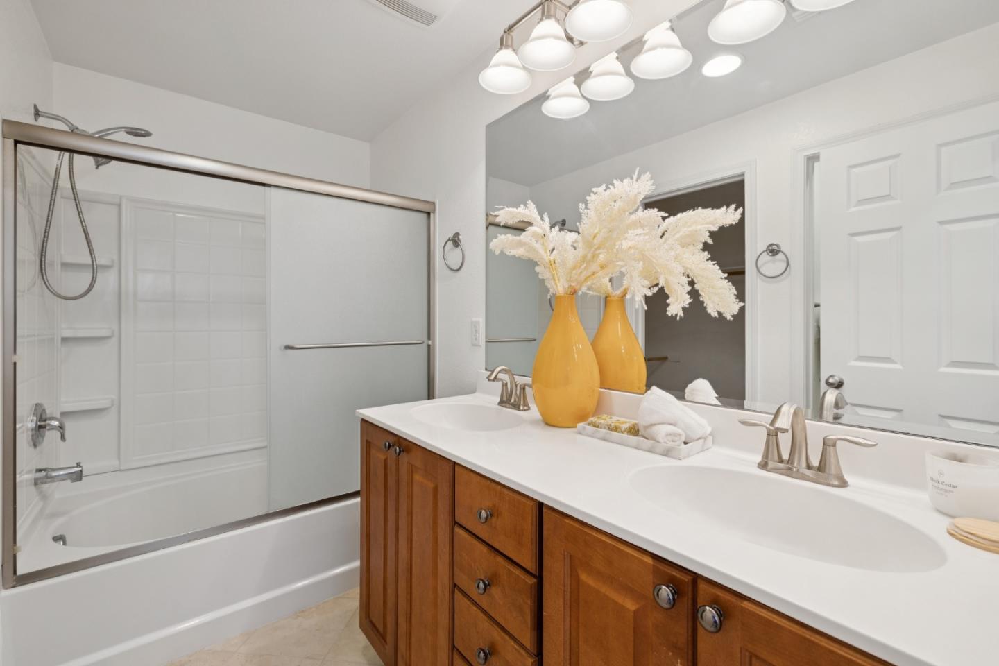 Detail Gallery Image 10 of 16 For 1378 Shore Dr, San Jose,  CA 95131 - 2 Beds | 2 Baths