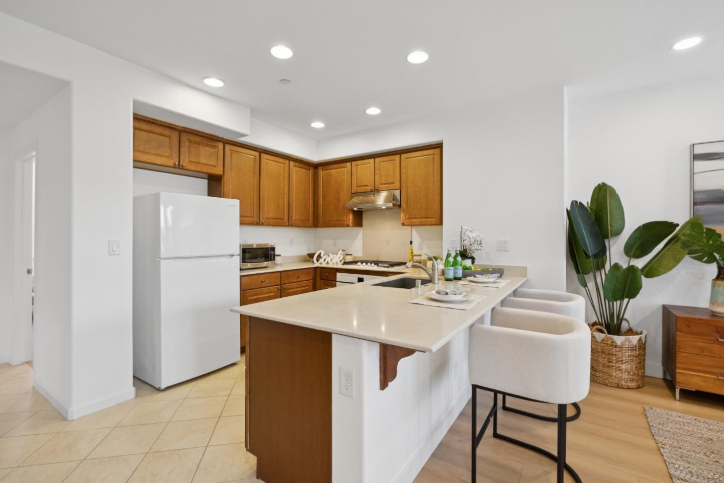 Detail Gallery Image 6 of 16 For 1378 Shore Dr, San Jose,  CA 95131 - 2 Beds | 2 Baths