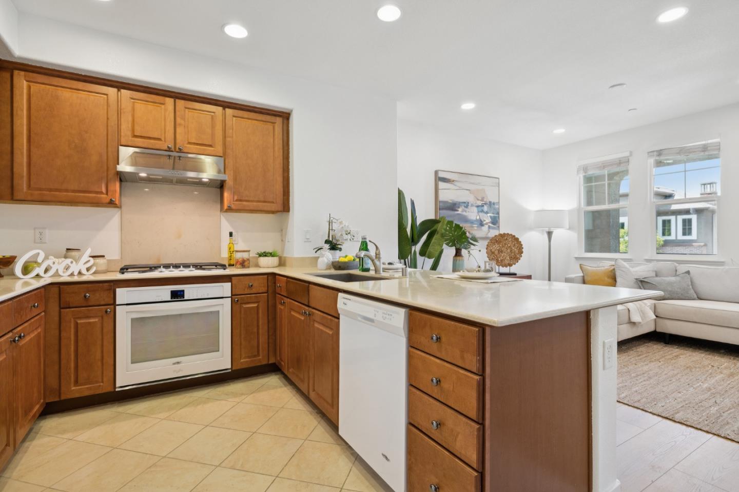 Detail Gallery Image 7 of 16 For 1378 Shore Dr, San Jose,  CA 95131 - 2 Beds | 2 Baths