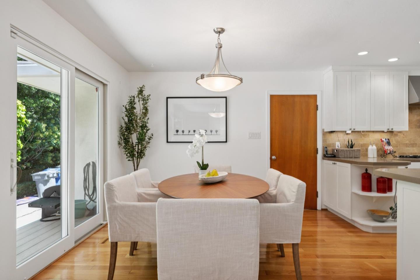 Detail Gallery Image 13 of 43 For 4 Corte Camellia, Millbrae,  CA 94030 - 2 Beds | 1/1 Baths