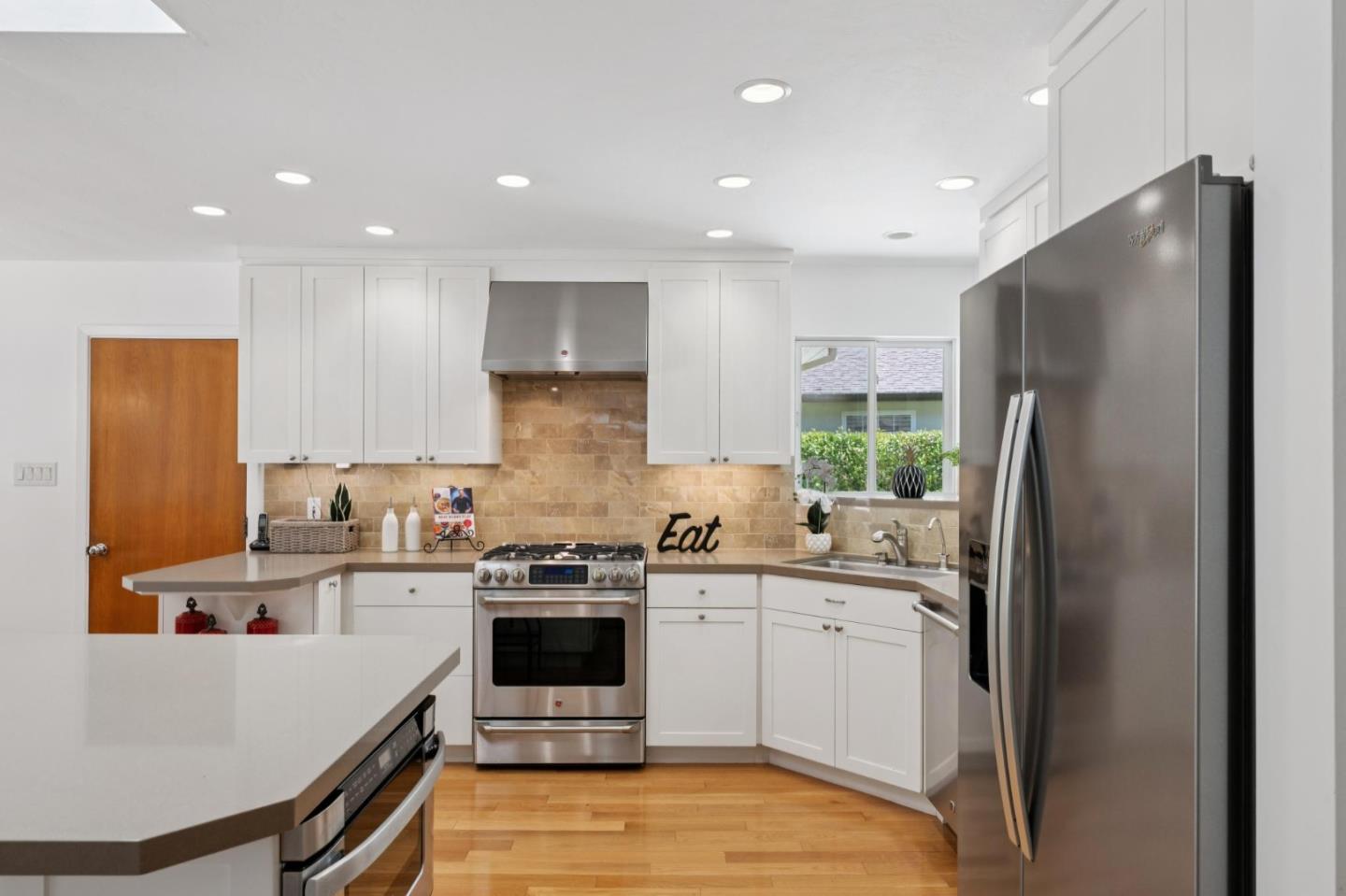 Detail Gallery Image 17 of 43 For 4 Corte Camellia, Millbrae,  CA 94030 - 2 Beds | 1/1 Baths