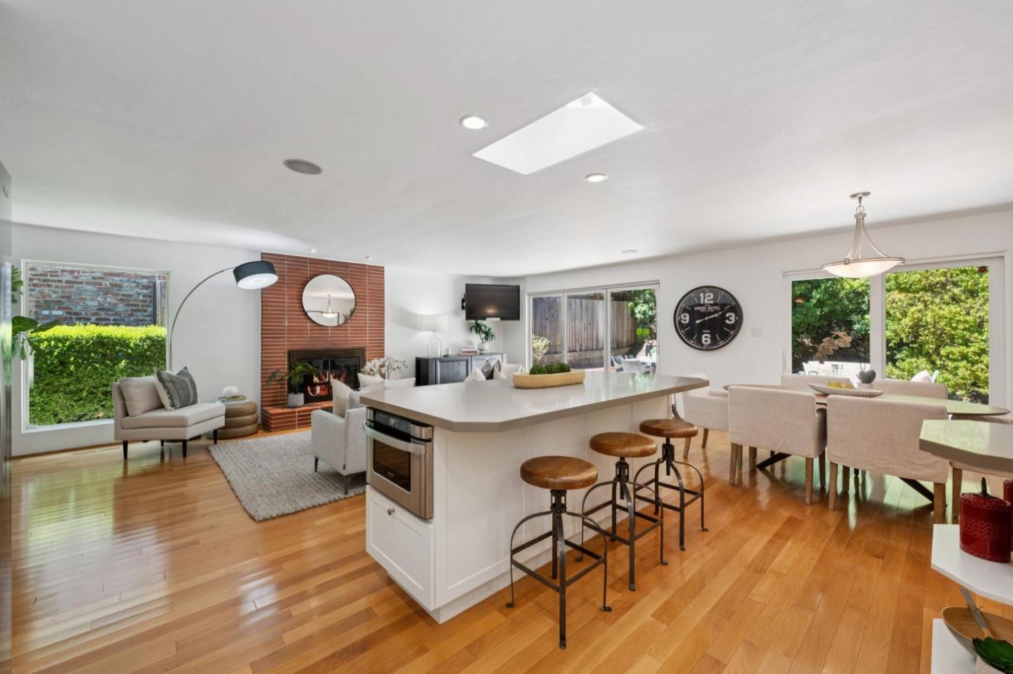 Detail Gallery Image 18 of 43 For 4 Corte Camellia, Millbrae,  CA 94030 - 2 Beds | 1/1 Baths