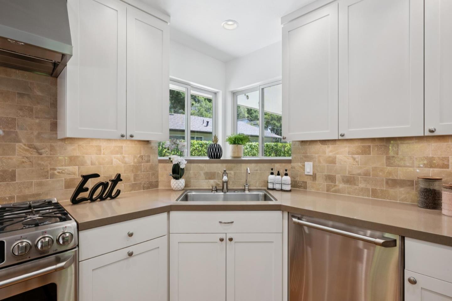 Detail Gallery Image 19 of 43 For 4 Corte Camellia, Millbrae,  CA 94030 - 2 Beds | 1/1 Baths