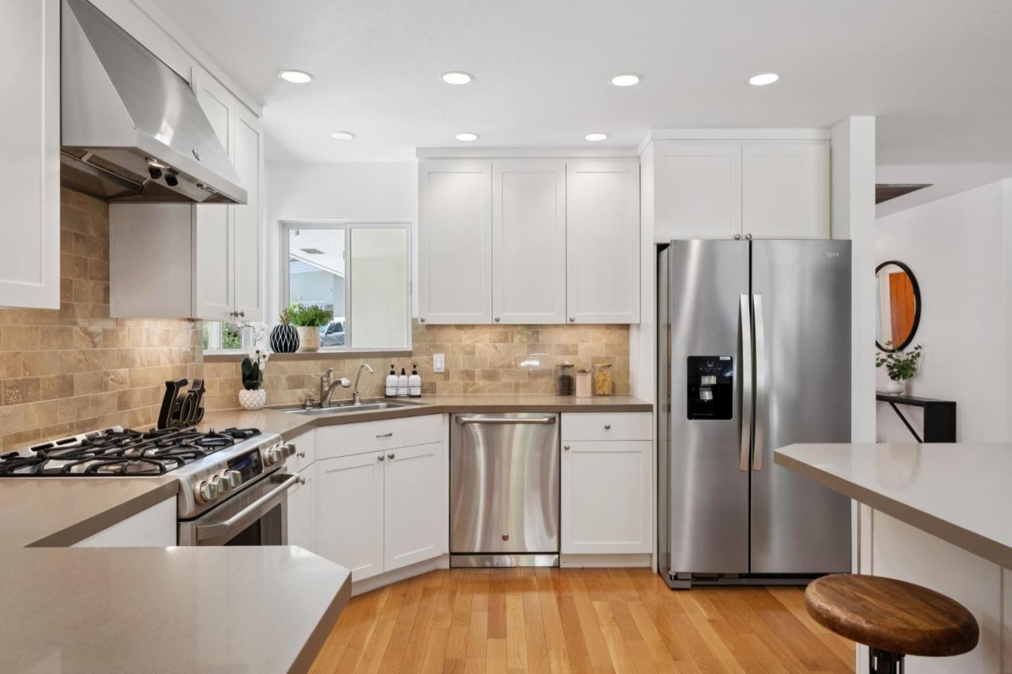 Detail Gallery Image 21 of 43 For 4 Corte Camellia, Millbrae,  CA 94030 - 2 Beds | 1/1 Baths