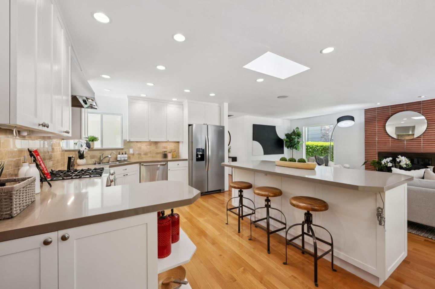Detail Gallery Image 22 of 43 For 4 Corte Camellia, Millbrae,  CA 94030 - 2 Beds | 1/1 Baths