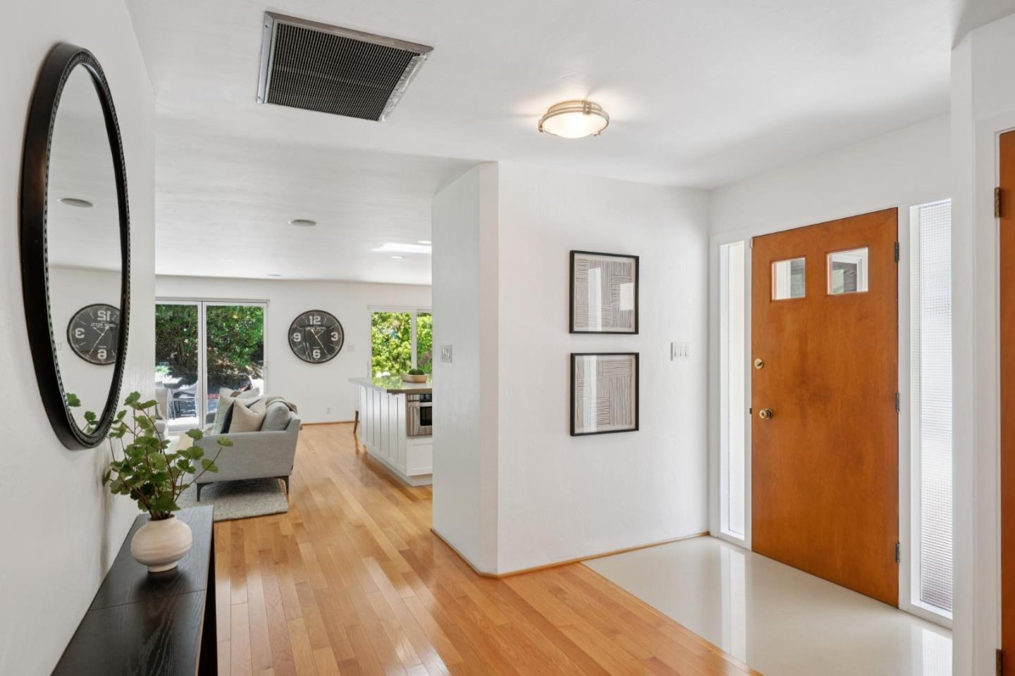Detail Gallery Image 7 of 43 For 4 Corte Camellia, Millbrae,  CA 94030 - 2 Beds | 1/1 Baths