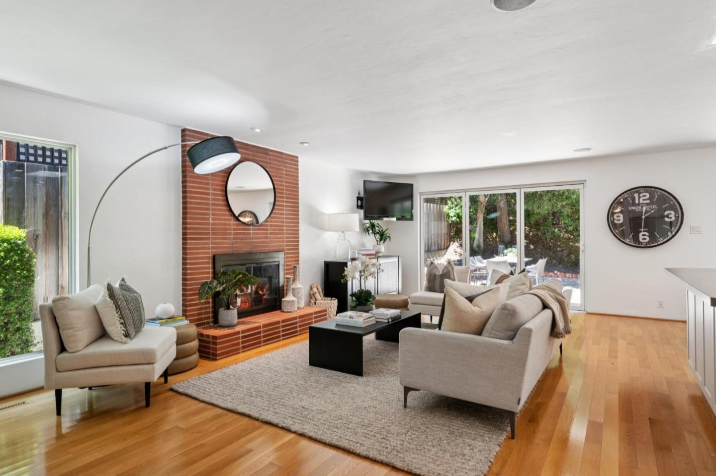 Detail Gallery Image 8 of 43 For 4 Corte Camellia, Millbrae,  CA 94030 - 2 Beds | 1/1 Baths