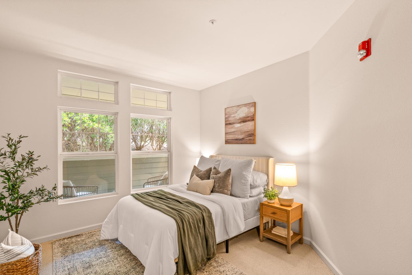 Detail Gallery Image 17 of 50 For 613 Swallowtail Ct, Brisbane,  CA 94005 - 3 Beds | 2 Baths