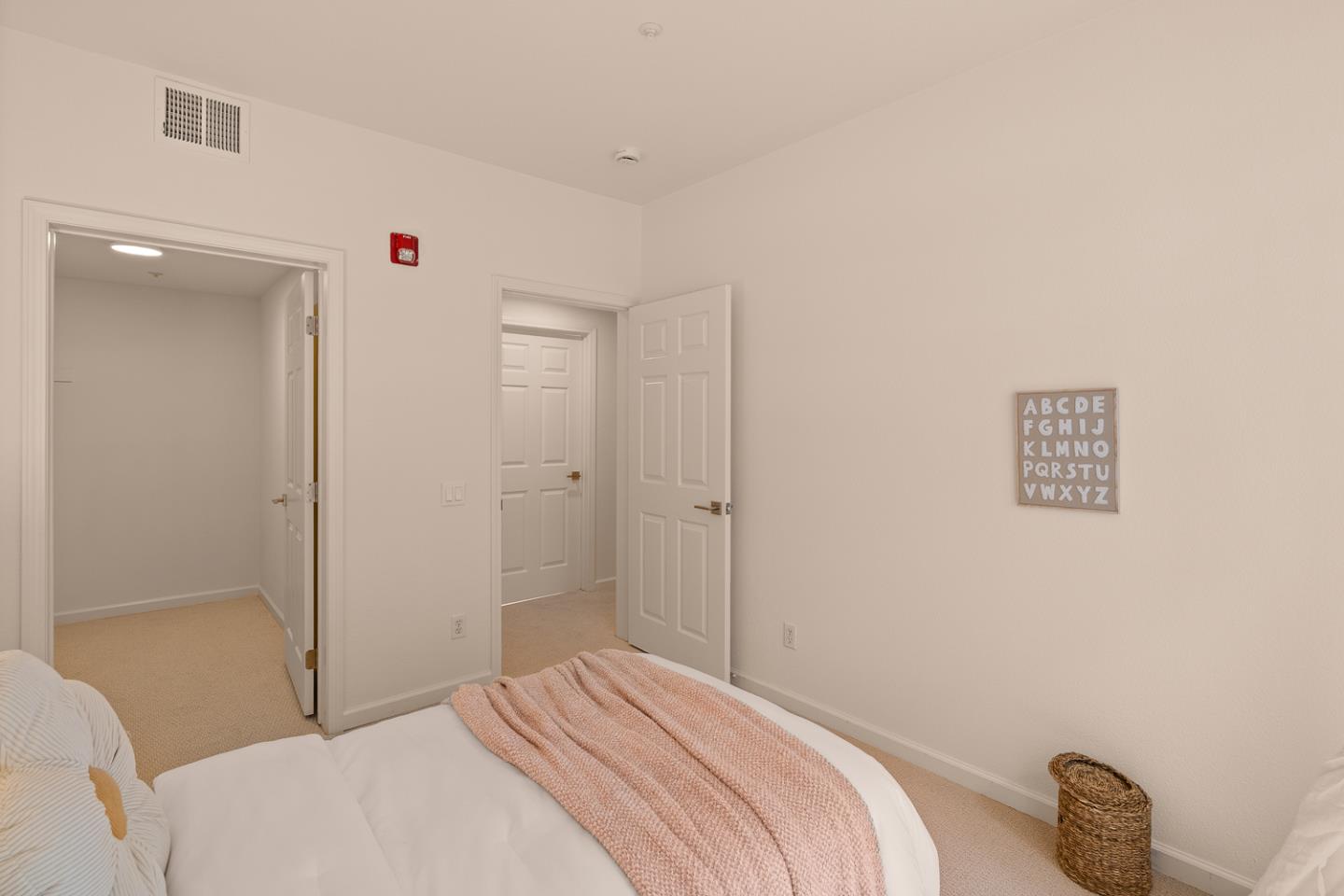 Detail Gallery Image 31 of 50 For 613 Swallowtail Ct, Brisbane,  CA 94005 - 3 Beds | 2 Baths