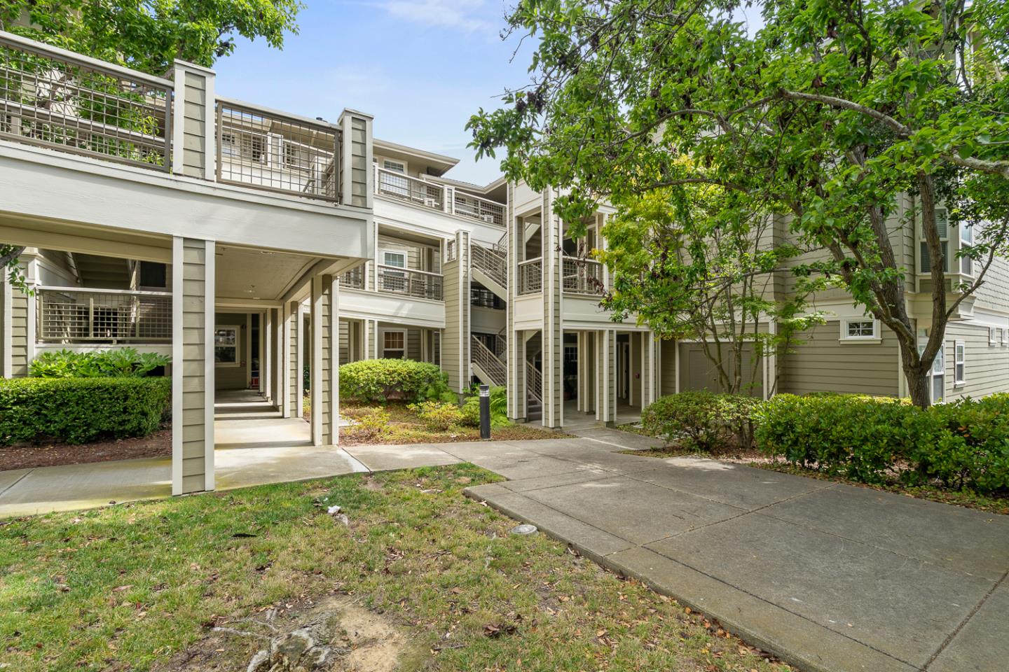 Detail Gallery Image 36 of 50 For 613 Swallowtail Ct, Brisbane,  CA 94005 - 3 Beds | 2 Baths