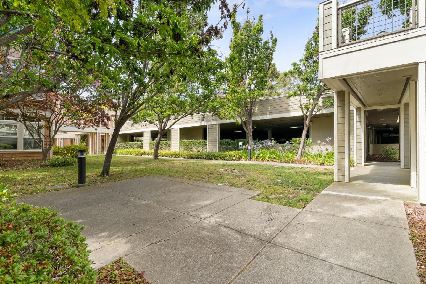 Detail Gallery Image 38 of 50 For 613 Swallowtail Ct, Brisbane,  CA 94005 - 3 Beds | 2 Baths