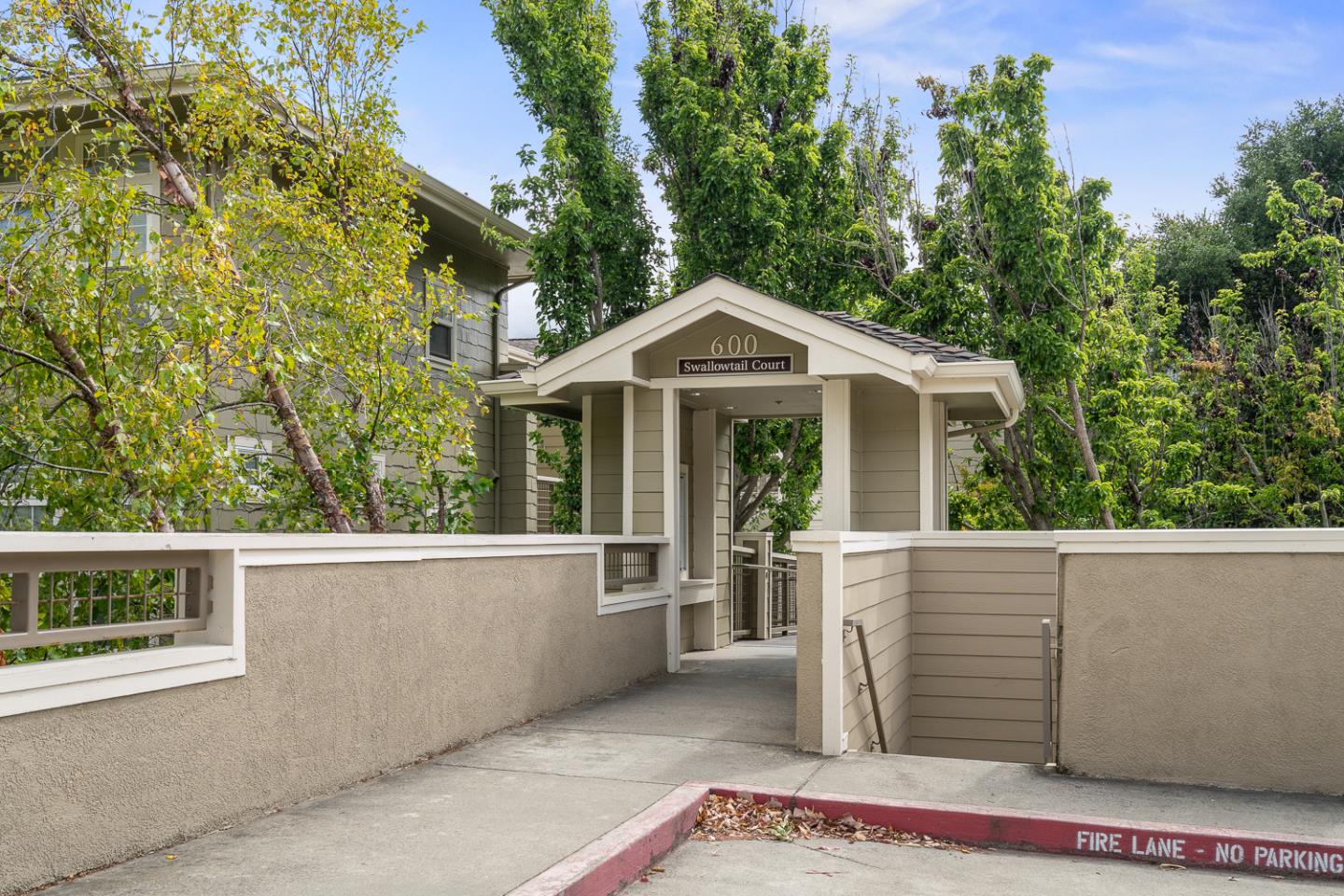 Detail Gallery Image 40 of 50 For 613 Swallowtail Ct, Brisbane,  CA 94005 - 3 Beds | 2 Baths