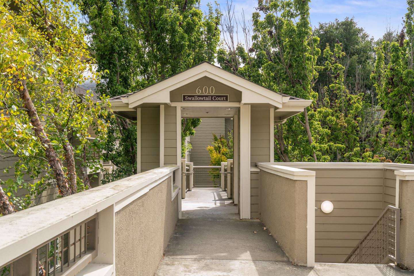 Detail Gallery Image 41 of 50 For 613 Swallowtail Ct, Brisbane,  CA 94005 - 3 Beds | 2 Baths