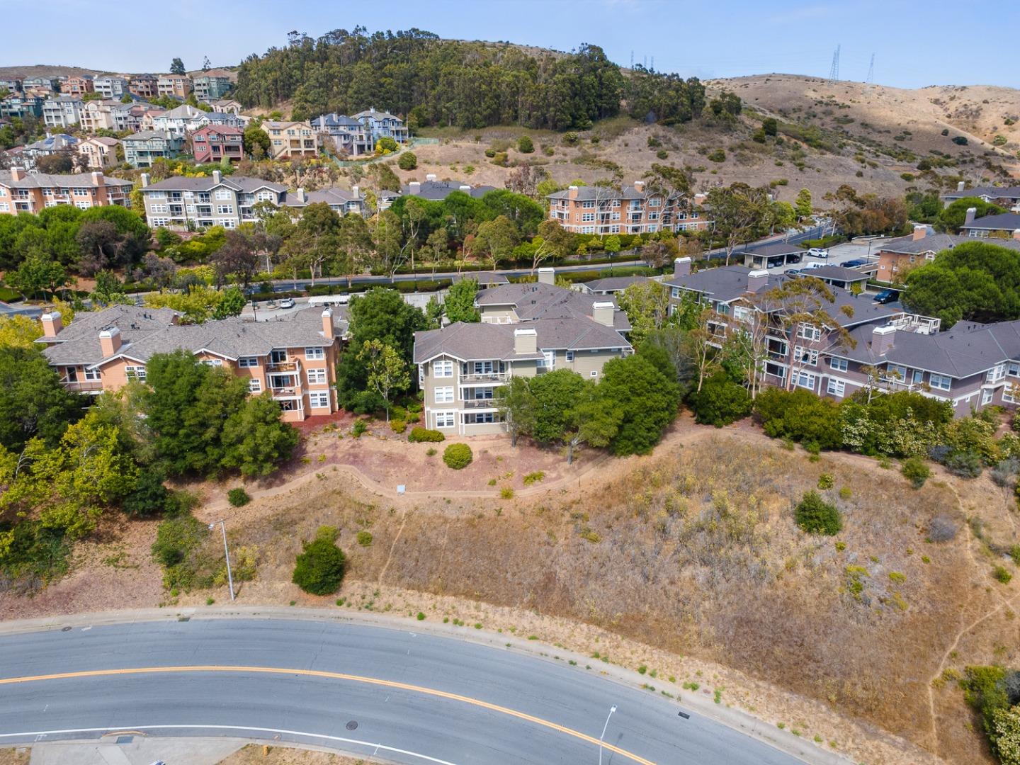 Detail Gallery Image 43 of 50 For 613 Swallowtail Ct, Brisbane,  CA 94005 - 3 Beds | 2 Baths