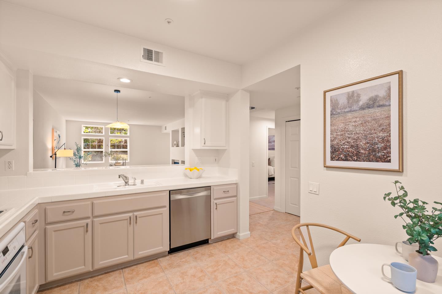 Detail Gallery Image 6 of 50 For 613 Swallowtail Ct, Brisbane,  CA 94005 - 3 Beds | 2 Baths