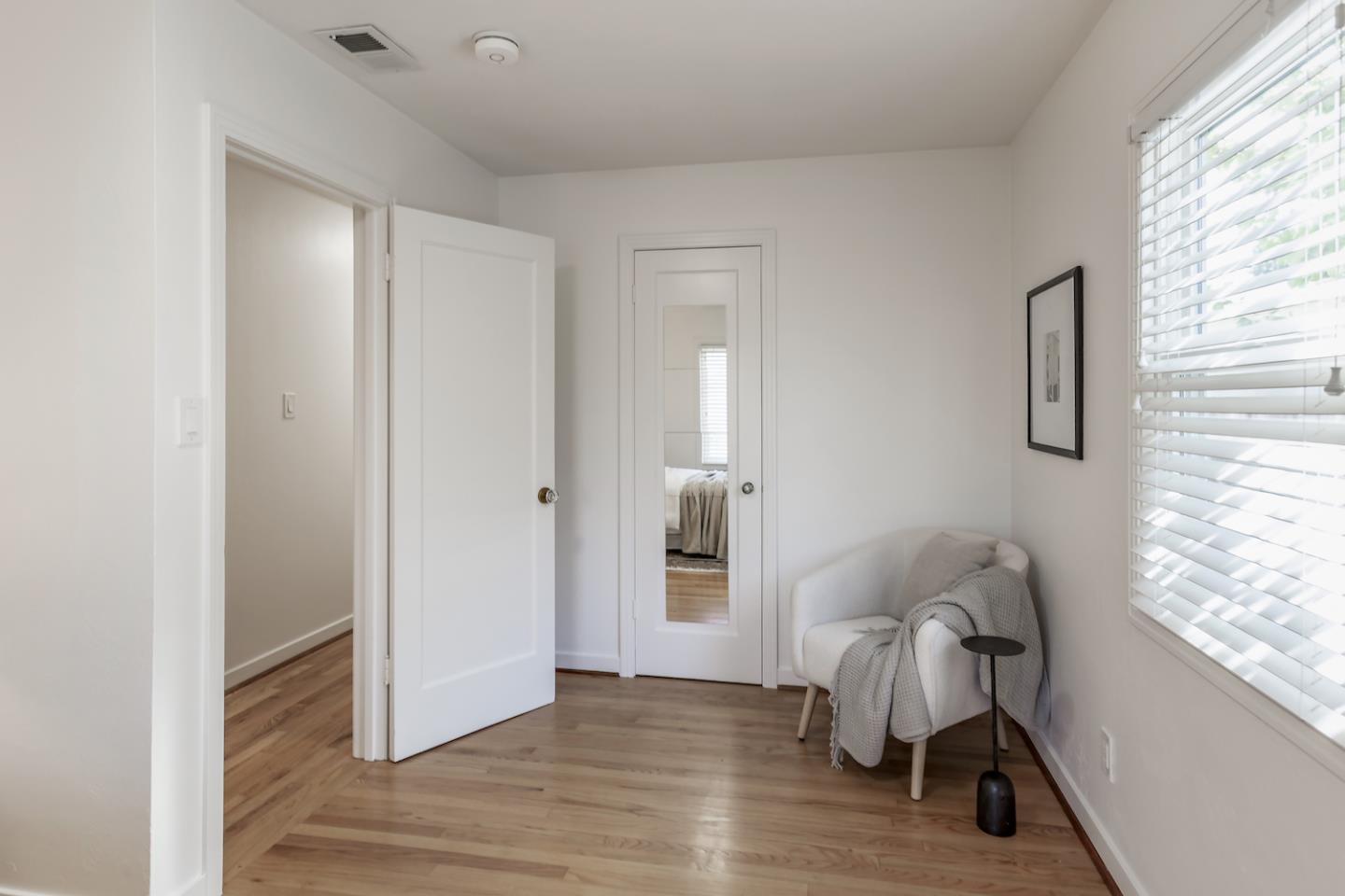 Detail Gallery Image 11 of 28 For 80 Centre St, Mountain View,  CA 94041 - 2 Beds | 1 Baths