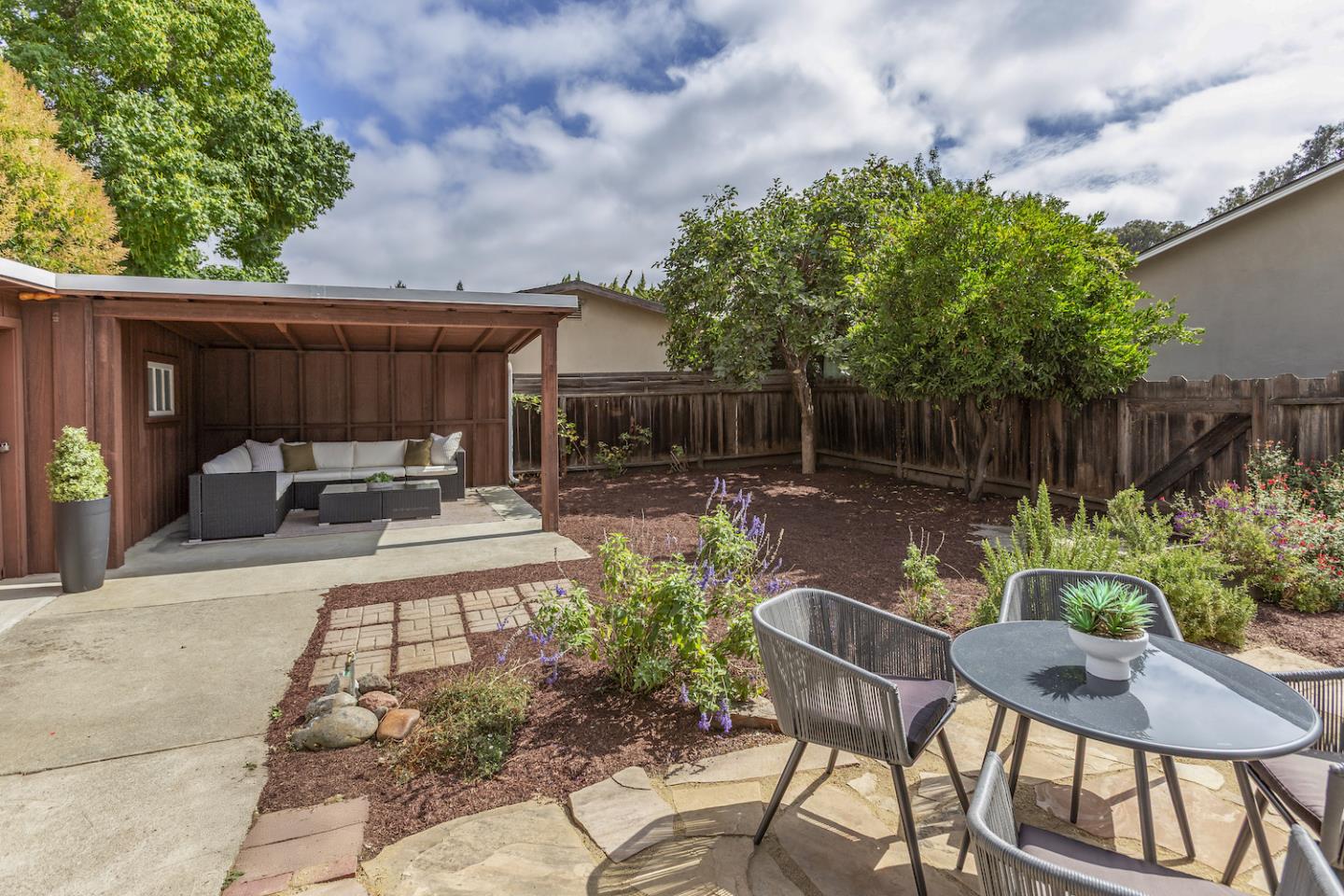 Detail Gallery Image 18 of 28 For 80 Centre St, Mountain View,  CA 94041 - 2 Beds | 1 Baths