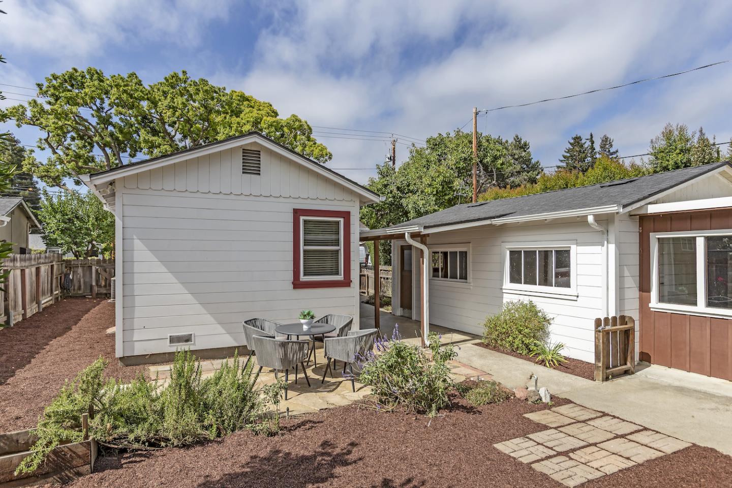 Detail Gallery Image 21 of 28 For 80 Centre St, Mountain View,  CA 94041 - 2 Beds | 1 Baths