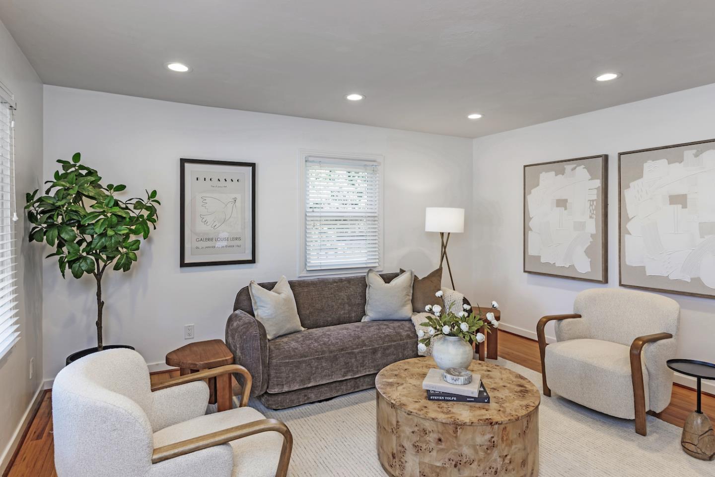 Detail Gallery Image 4 of 28 For 80 Centre St, Mountain View,  CA 94041 - 2 Beds | 1 Baths