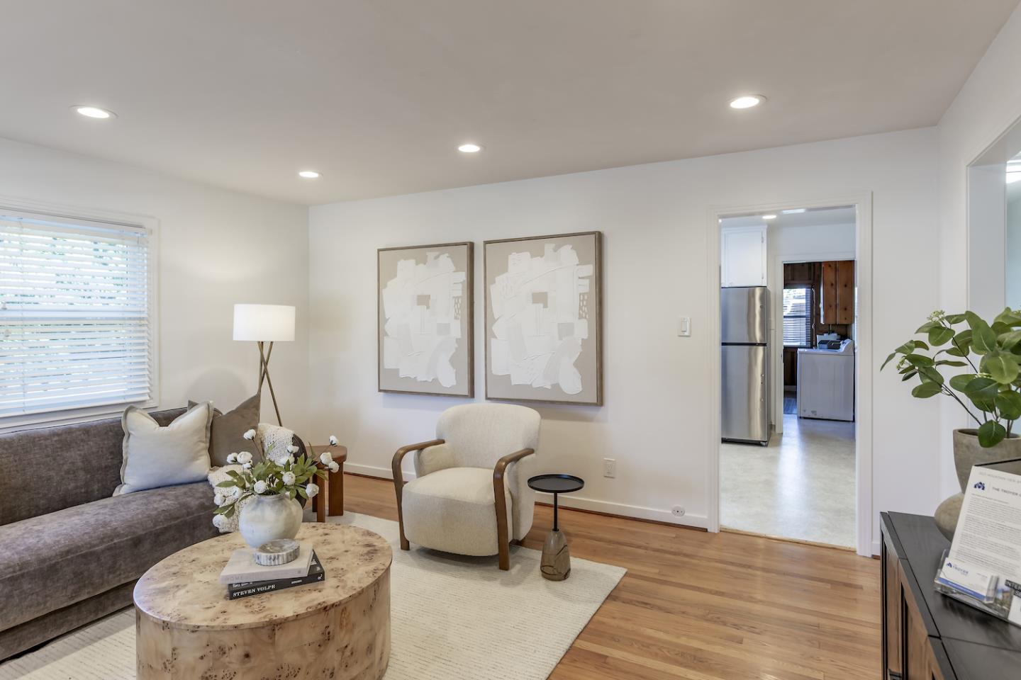 Detail Gallery Image 5 of 28 For 80 Centre St, Mountain View,  CA 94041 - 2 Beds | 1 Baths