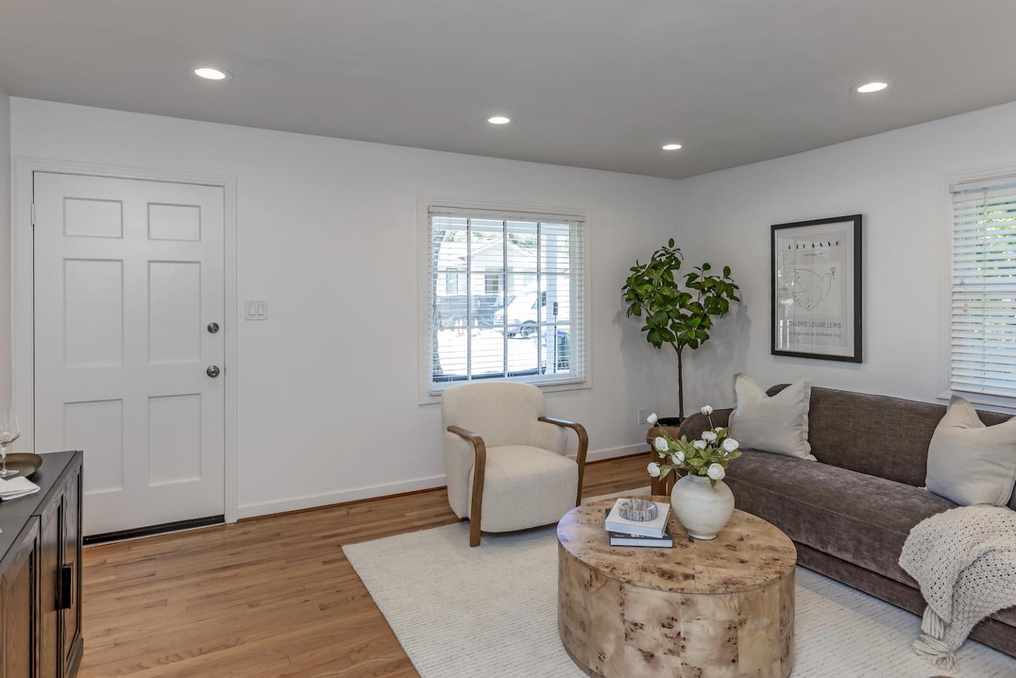 Detail Gallery Image 6 of 28 For 80 Centre St, Mountain View,  CA 94041 - 2 Beds | 1 Baths
