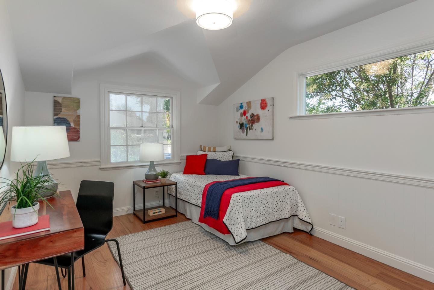 Detail Gallery Image 15 of 32 For 1513 Meadow Ln, Mountain View,  CA 94040 - 4 Beds | 3/1 Baths