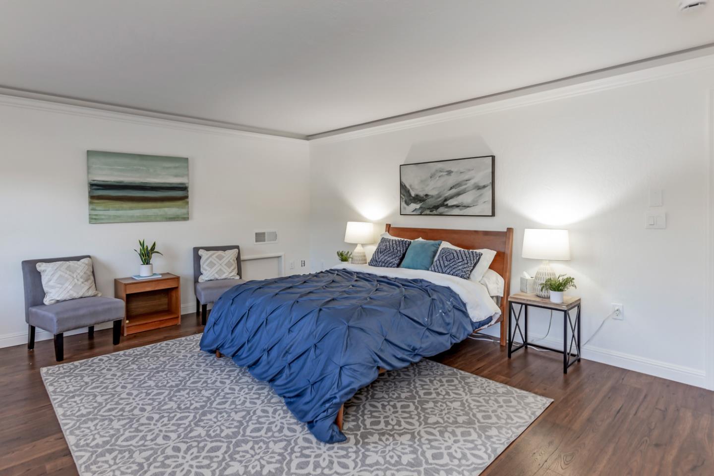 Detail Gallery Image 18 of 32 For 1513 Meadow Ln, Mountain View,  CA 94040 - 4 Beds | 3/1 Baths