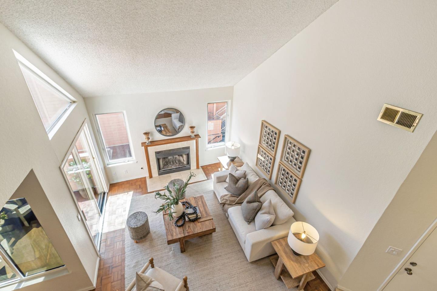Detail Gallery Image 12 of 62 For 5386 Borneo Cir, San Jose,  CA 95123 - 3 Beds | 2 Baths