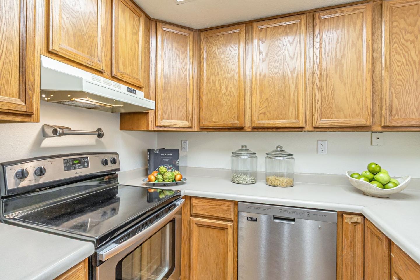 Detail Gallery Image 15 of 62 For 5386 Borneo Cir, San Jose,  CA 95123 - 3 Beds | 2 Baths