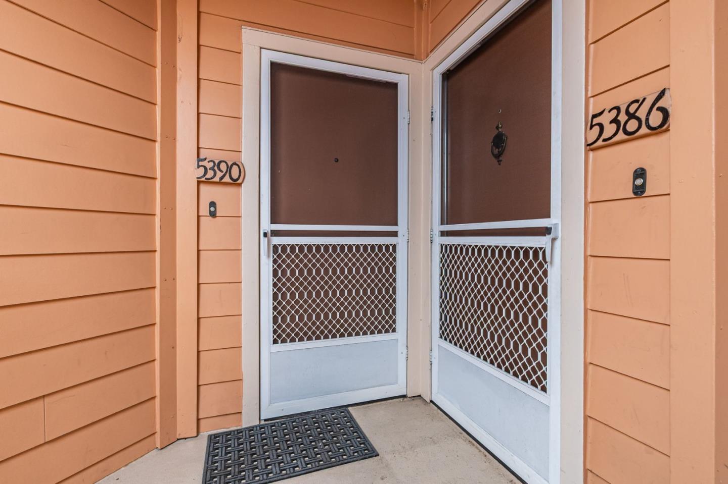 Detail Gallery Image 4 of 62 For 5386 Borneo Cir, San Jose,  CA 95123 - 3 Beds | 2 Baths