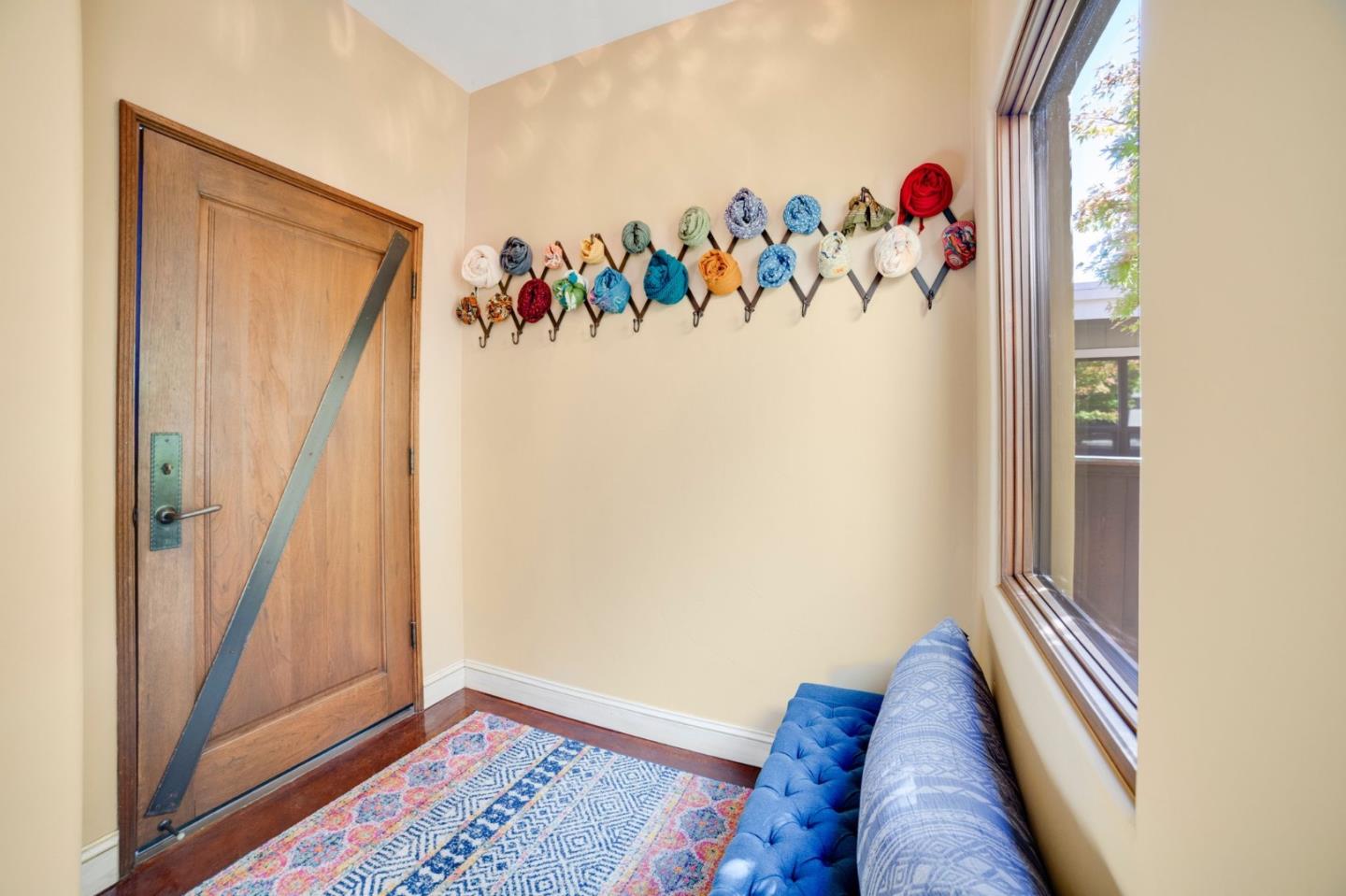 Detail Gallery Image 10 of 65 For 329 Los Altos Dr, Aptos,  CA 95003 - 3 Beds | 2 Baths