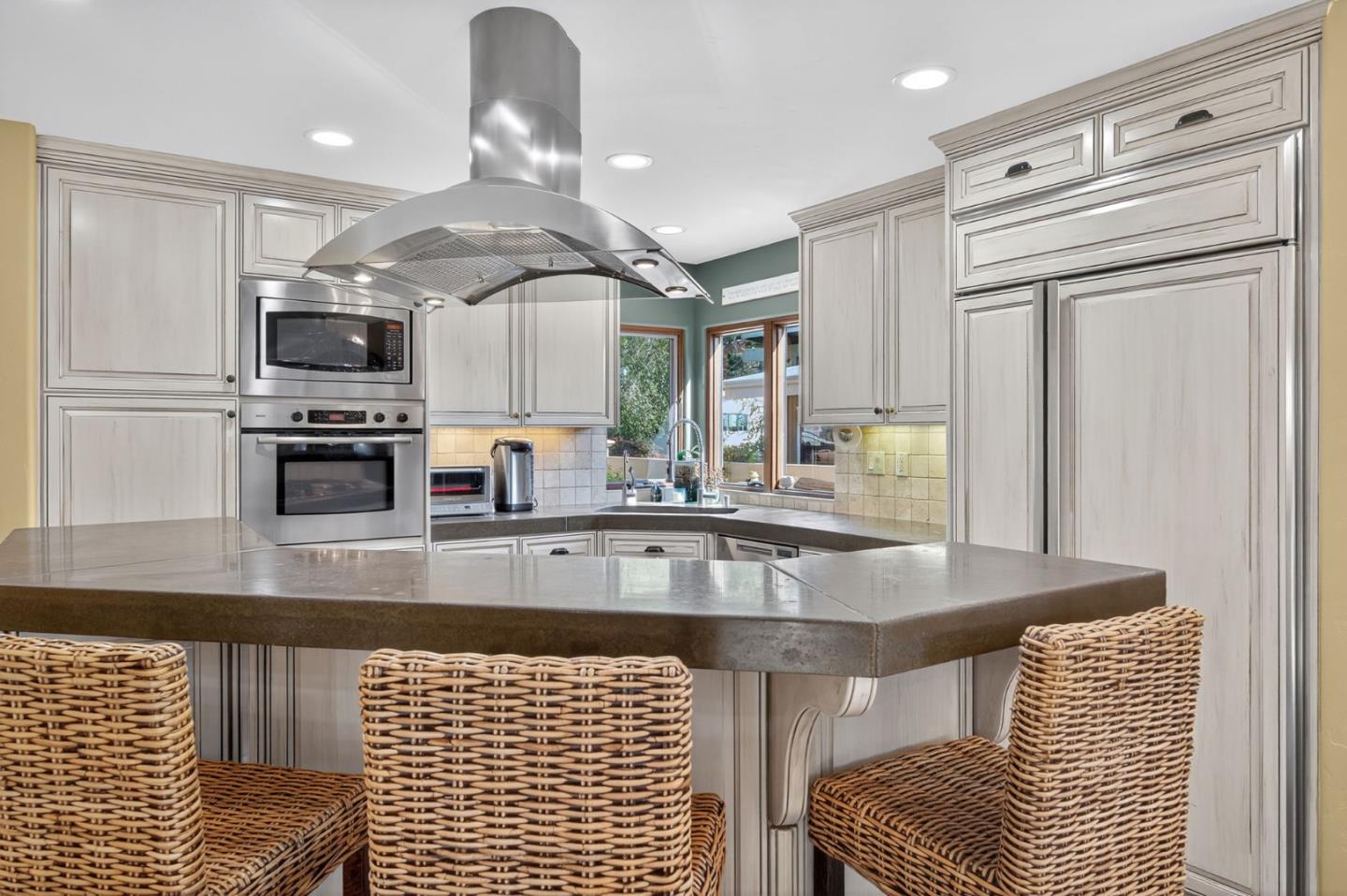 Detail Gallery Image 15 of 65 For 329 Los Altos Dr, Aptos,  CA 95003 - 3 Beds | 2 Baths
