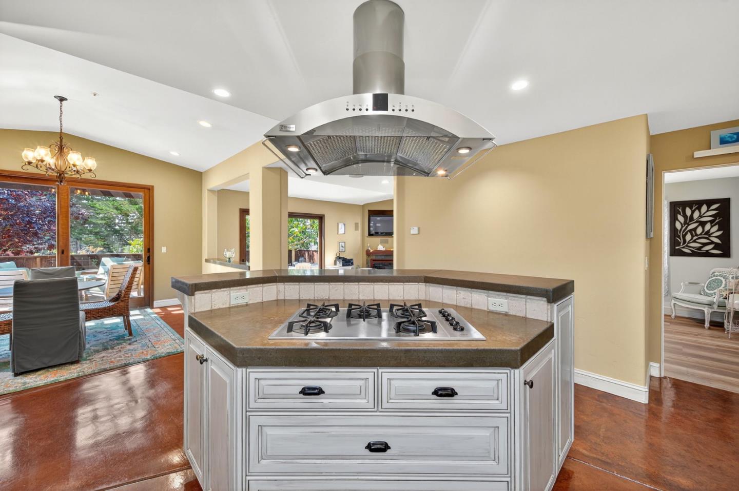Detail Gallery Image 16 of 65 For 329 Los Altos Dr, Aptos,  CA 95003 - 3 Beds | 2 Baths