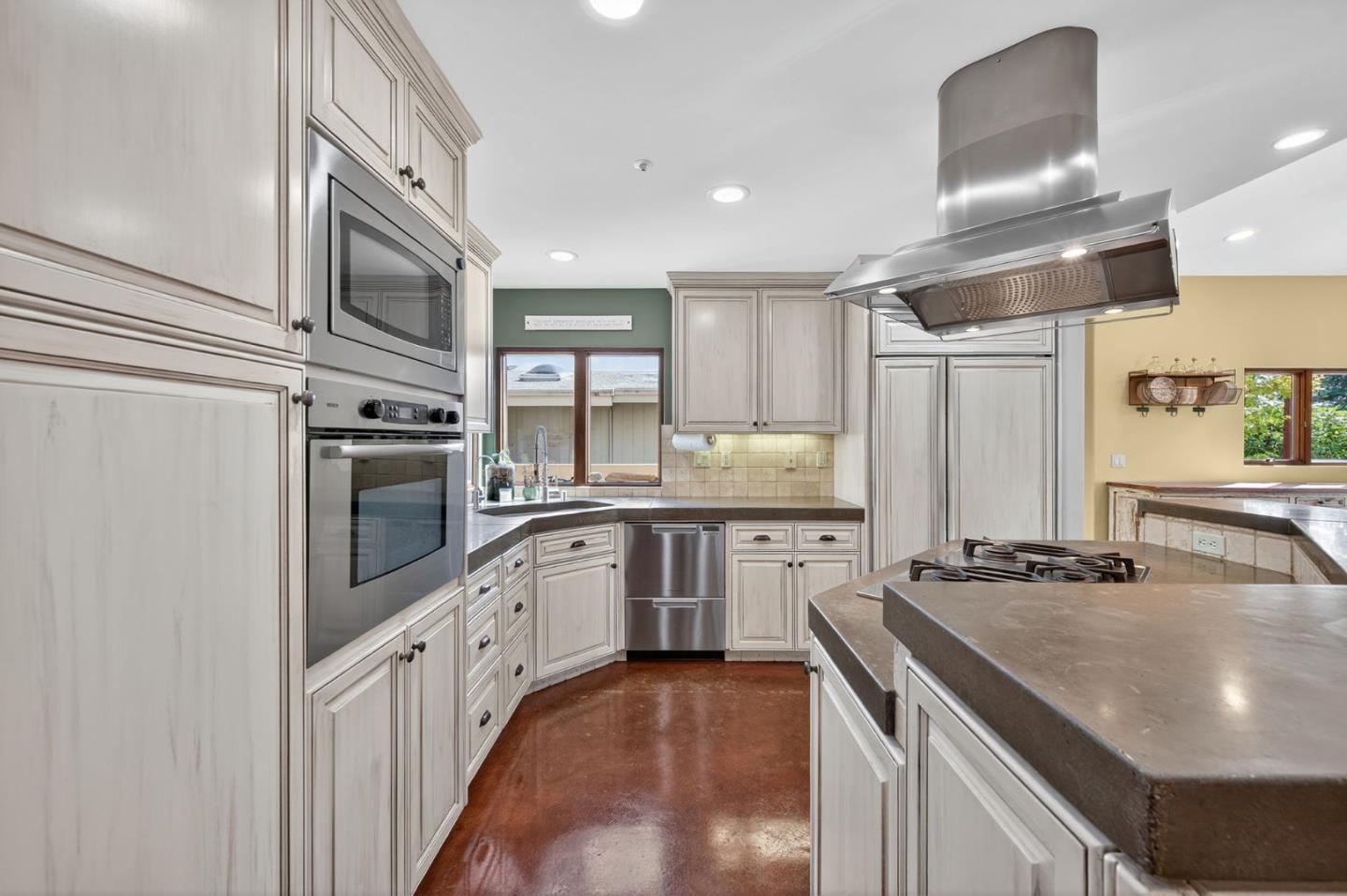 Detail Gallery Image 17 of 65 For 329 Los Altos Dr, Aptos,  CA 95003 - 3 Beds | 2 Baths