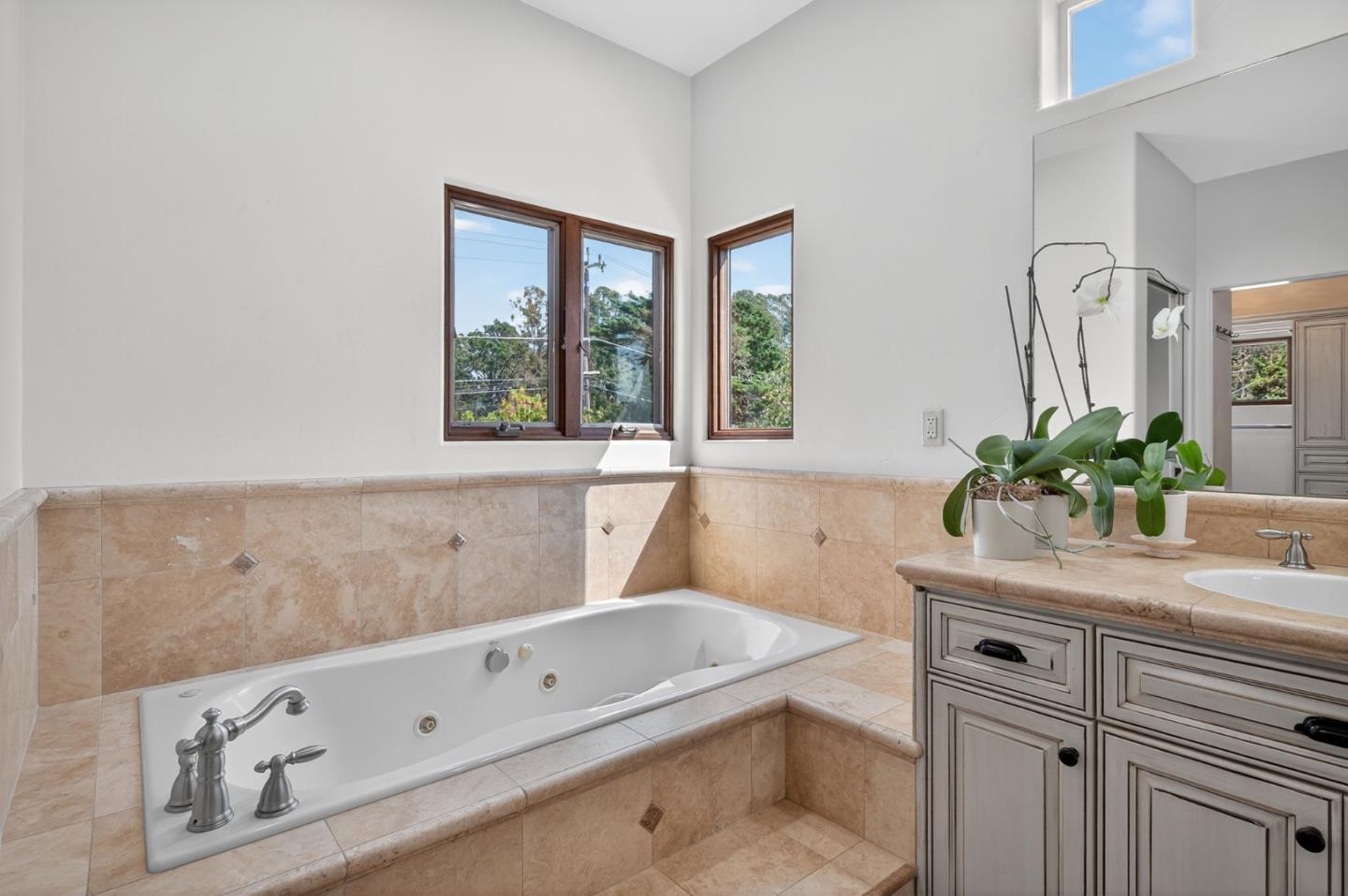Detail Gallery Image 39 of 65 For 329 Los Altos Dr, Aptos,  CA 95003 - 3 Beds | 2 Baths
