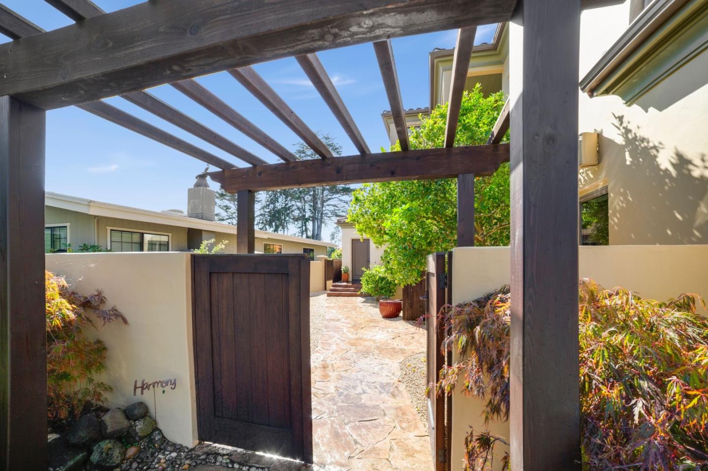 Detail Gallery Image 4 of 65 For 329 Los Altos Dr, Aptos,  CA 95003 - 3 Beds | 2 Baths