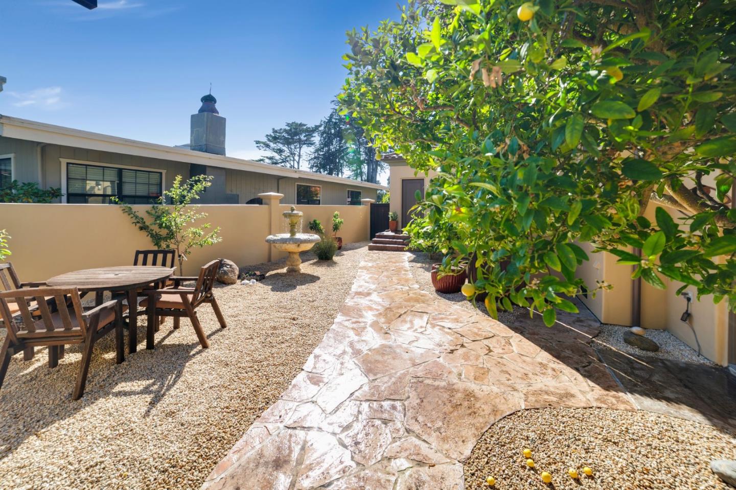 Detail Gallery Image 6 of 65 For 329 Los Altos Dr, Aptos,  CA 95003 - 3 Beds | 2 Baths