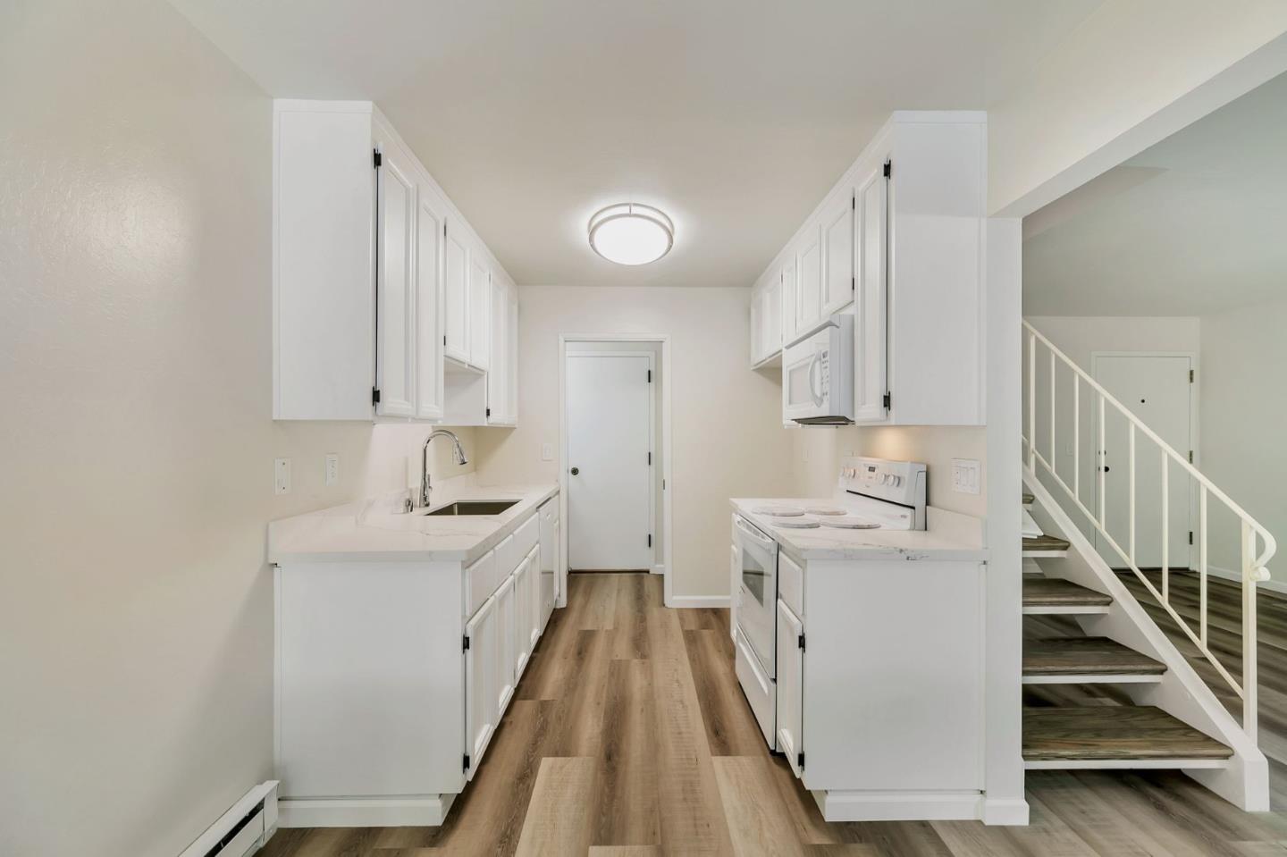 Detail Gallery Image 11 of 39 For 476 N Winchester Blvd #103,  Santa Clara,  CA 95050 - 3 Beds | 2/1 Baths