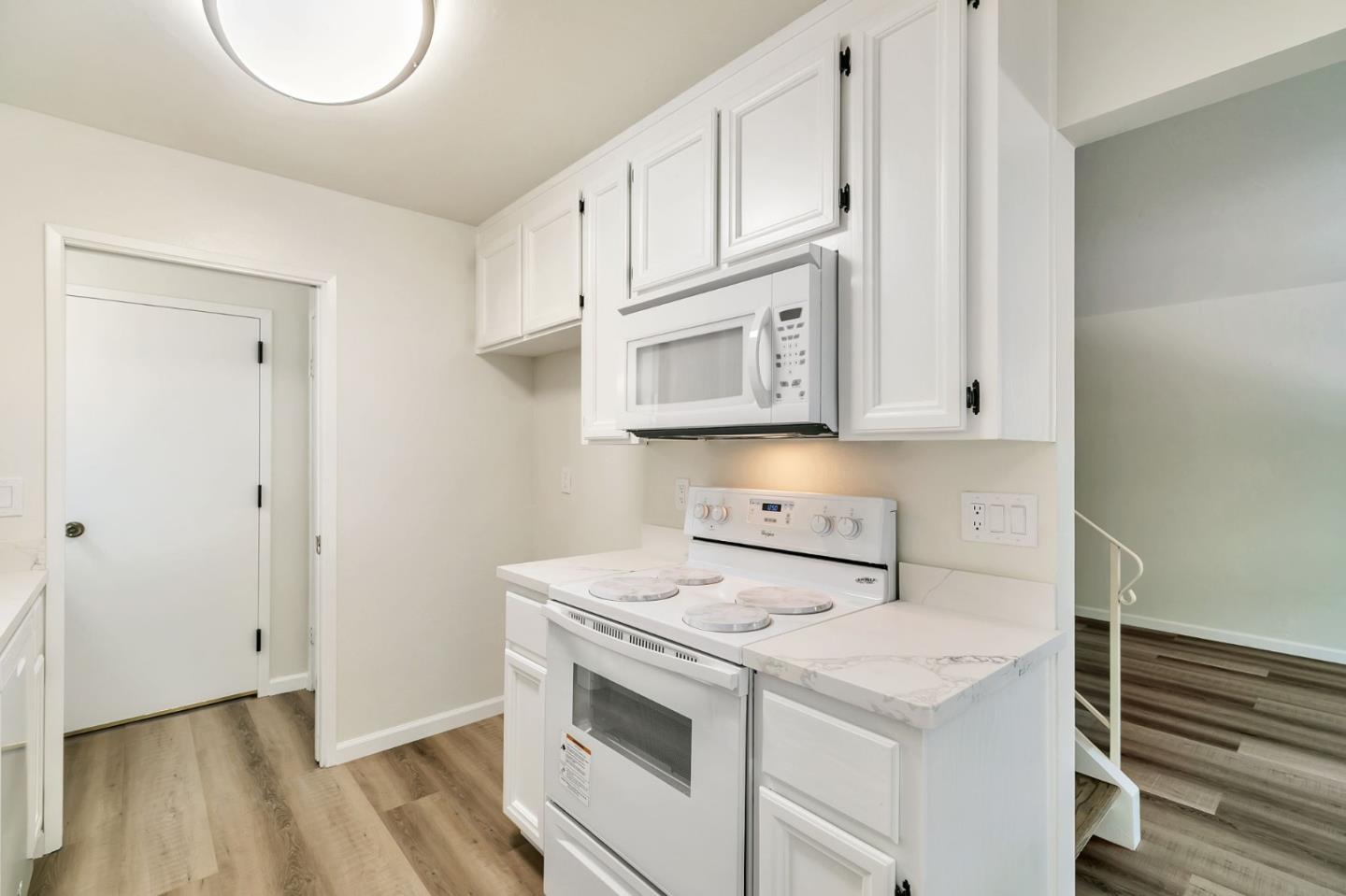 Detail Gallery Image 13 of 39 For 476 N Winchester Blvd #103,  Santa Clara,  CA 95050 - 3 Beds | 2/1 Baths