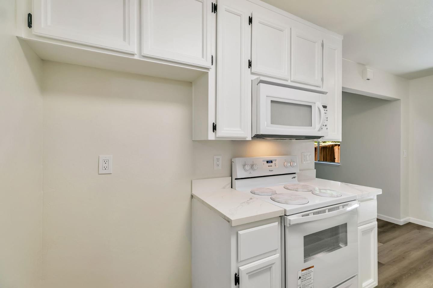 Detail Gallery Image 14 of 39 For 476 N Winchester Blvd #103,  Santa Clara,  CA 95050 - 3 Beds | 2/1 Baths