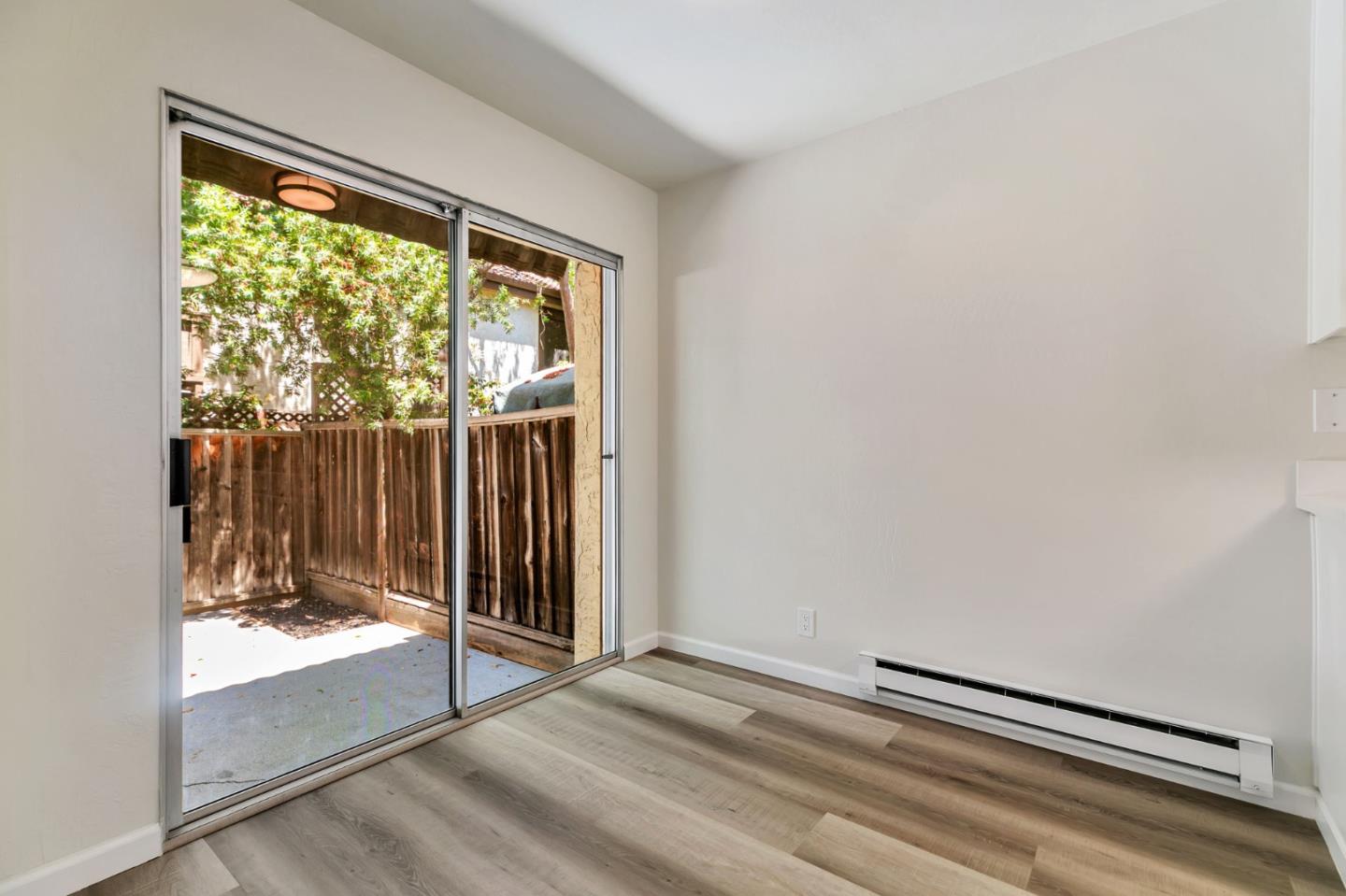 Detail Gallery Image 15 of 39 For 476 N Winchester Blvd #103,  Santa Clara,  CA 95050 - 3 Beds | 2/1 Baths