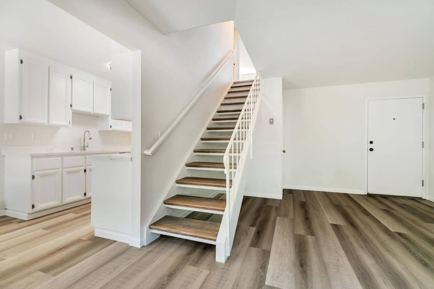 Detail Gallery Image 17 of 39 For 476 N Winchester Blvd #103,  Santa Clara,  CA 95050 - 3 Beds | 2/1 Baths
