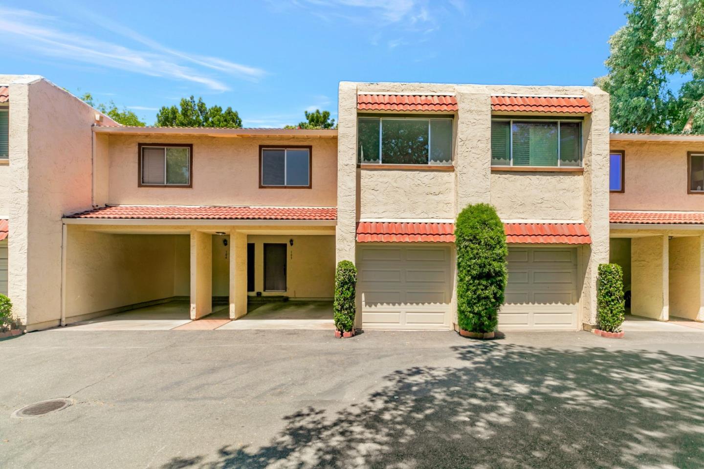 Detail Gallery Image 2 of 39 For 476 N Winchester Blvd #103,  Santa Clara,  CA 95050 - 3 Beds | 2/1 Baths