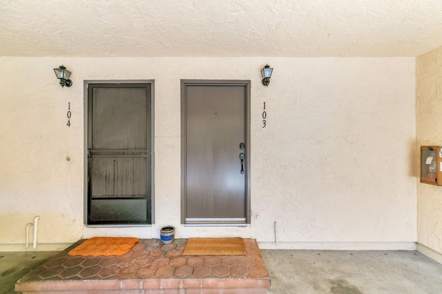 Detail Gallery Image 4 of 39 For 476 N Winchester Blvd #103,  Santa Clara,  CA 95050 - 3 Beds | 2/1 Baths