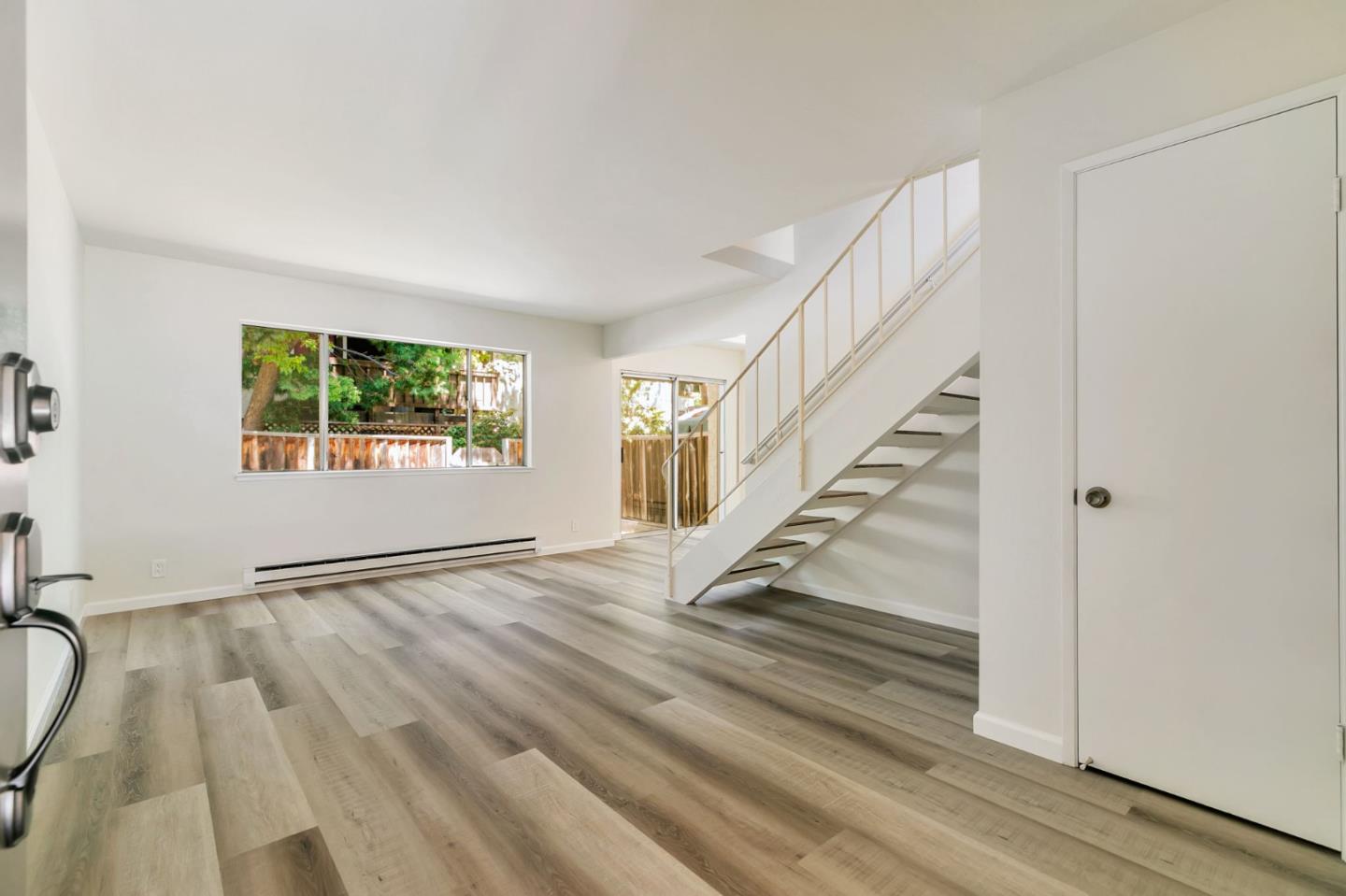 Detail Gallery Image 5 of 39 For 476 N Winchester Blvd #103,  Santa Clara,  CA 95050 - 3 Beds | 2/1 Baths
