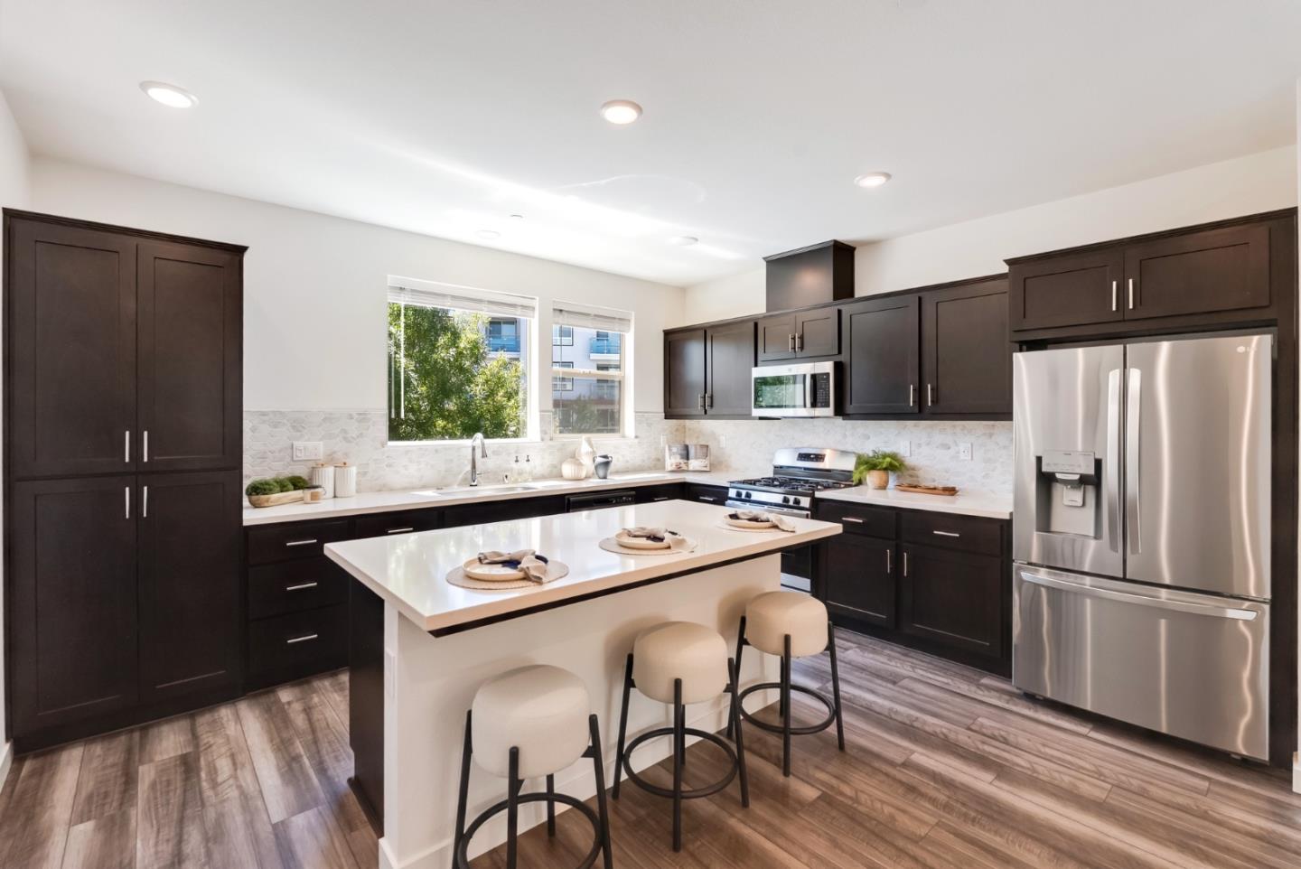 Detail Gallery Image 16 of 29 For 5950 Flash Ct, San Jose,  CA 95119 - 3 Beds | 3/1 Baths