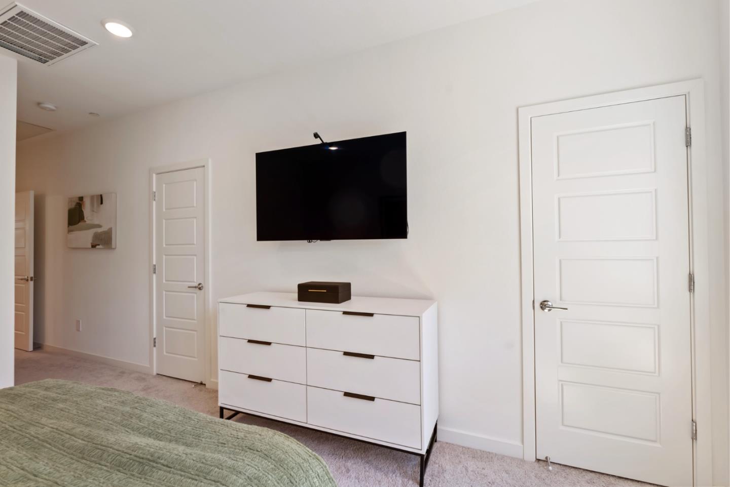 Detail Gallery Image 23 of 29 For 5950 Flash Ct, San Jose,  CA 95119 - 3 Beds | 3/1 Baths