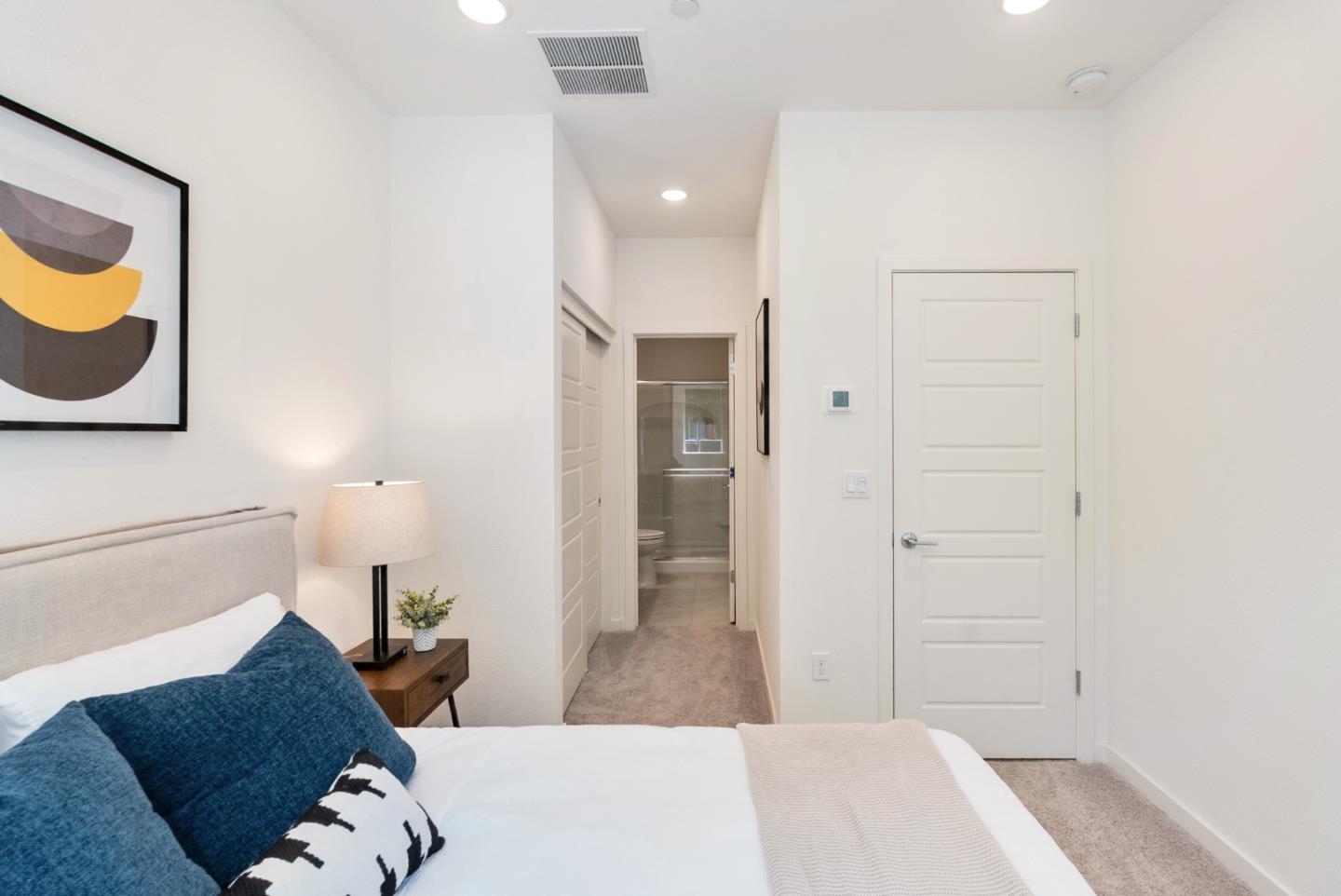 Detail Gallery Image 4 of 29 For 5950 Flash Ct, San Jose,  CA 95119 - 3 Beds | 3/1 Baths