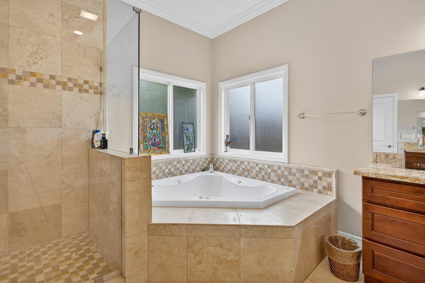 Detail Gallery Image 26 of 54 For 1668 Dolores Dr, San Jose,  CA 95125 - 5 Beds | 5/1 Baths