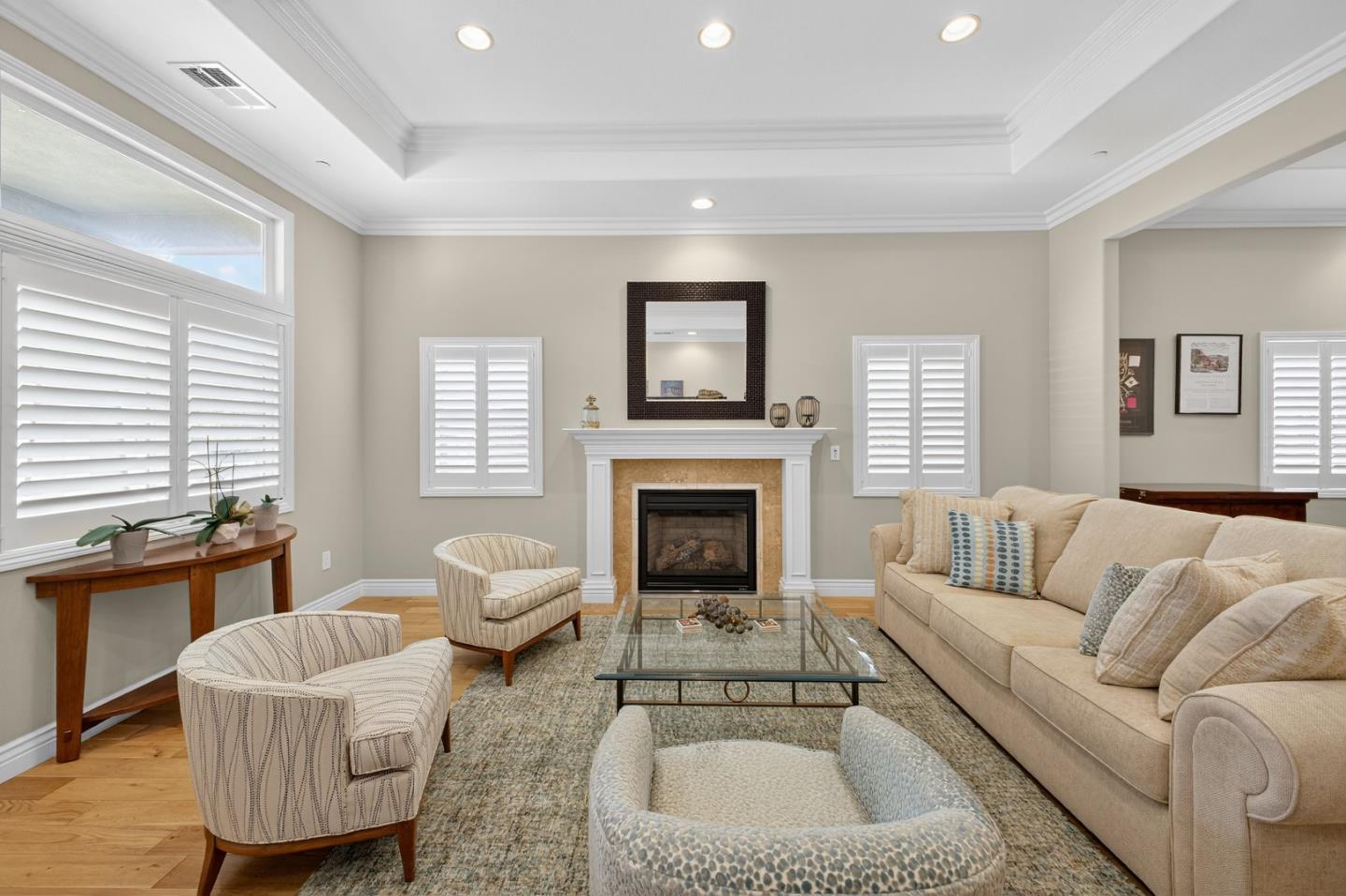 Detail Gallery Image 5 of 54 For 1668 Dolores Dr, San Jose,  CA 95125 - 5 Beds | 5/1 Baths